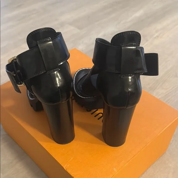 Louis Vuitton Black and Brown Gladiator Sandals - Picture 3 of 6